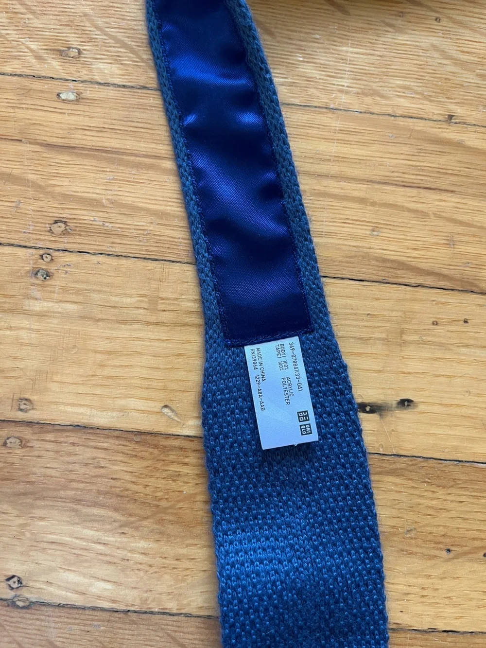 Uniqlo knit striped tie cravat blue black grey skinny square punk preppy vintage